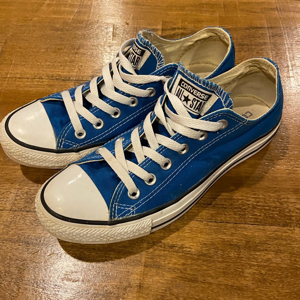 Blue Converse Low tops